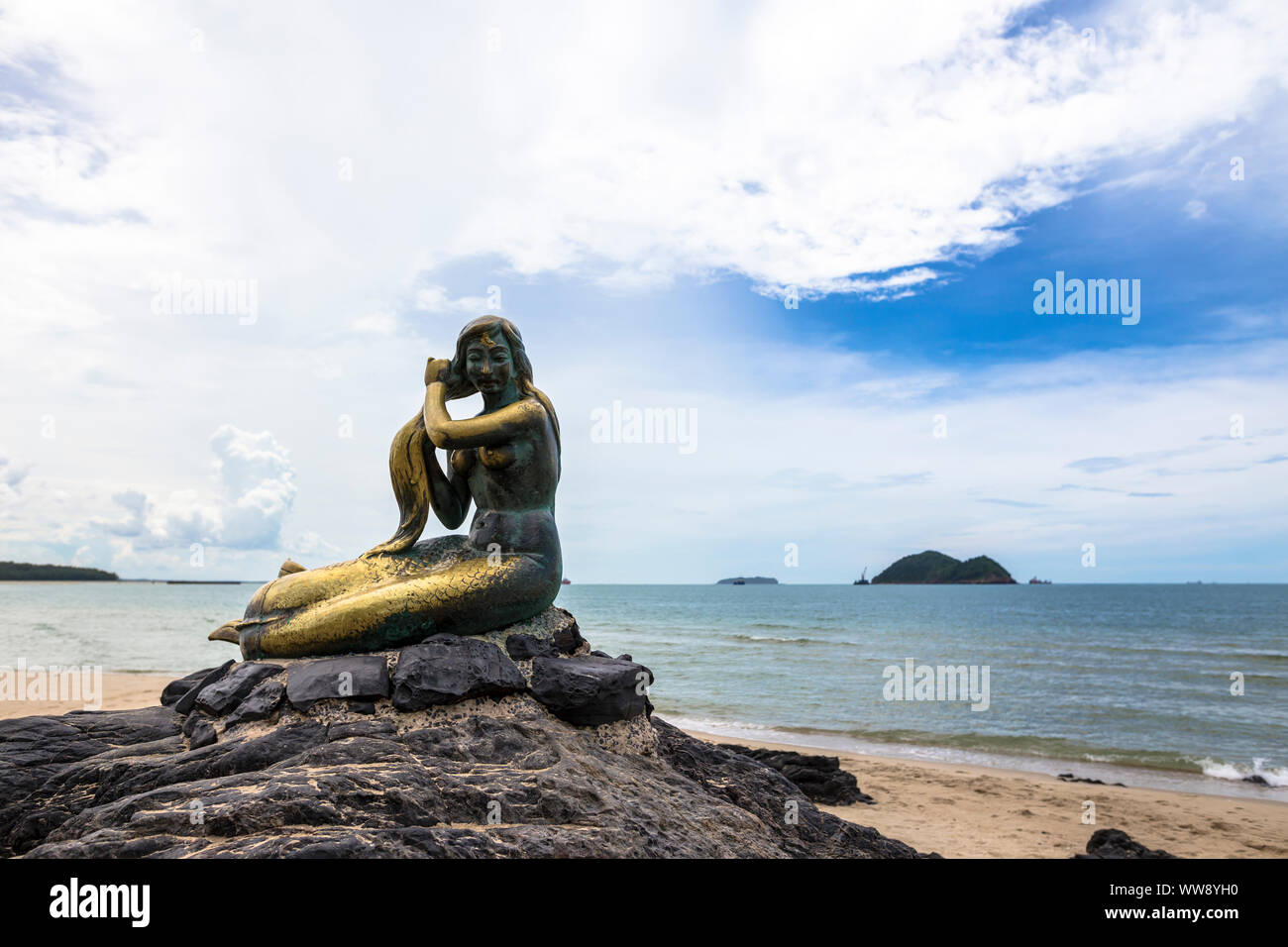 samila beach songkhla