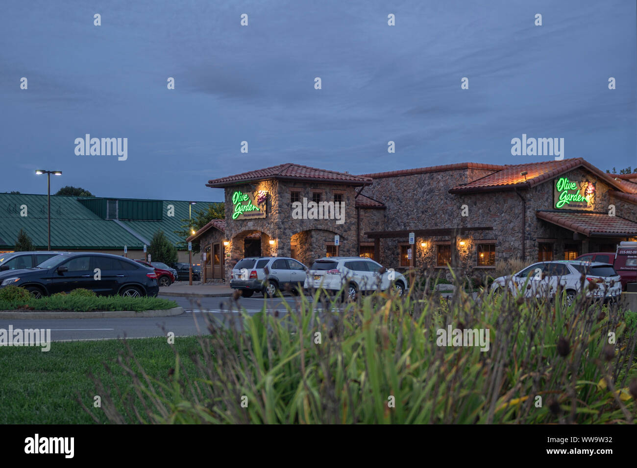 New Hartford Ny September 09 2019 Exterior Of Olive Garden