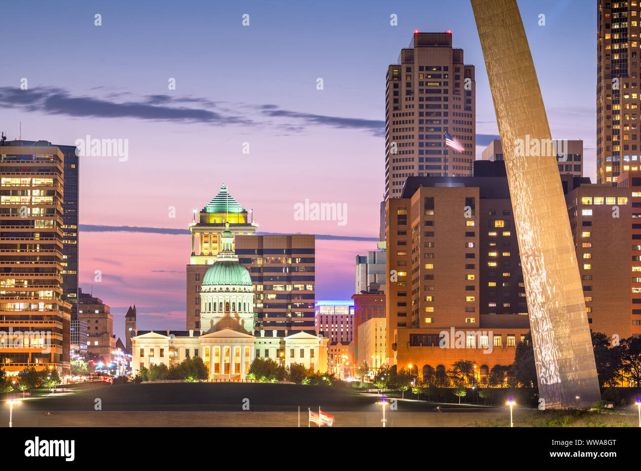 St. Louis, Missouri, USA downtown cityscape with the old courthouse at dusk. Stock Photo