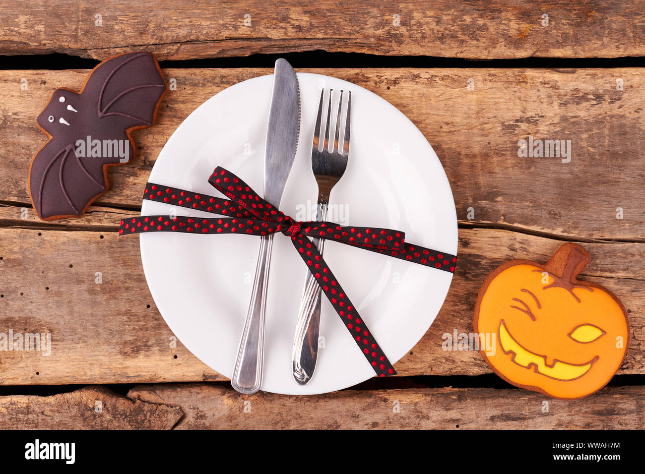 Halloween Crows Table Runner - 14x72 Inch Polyester Dining Table Decor