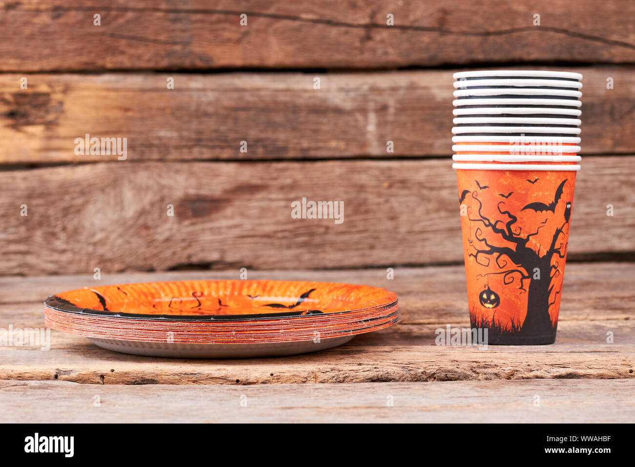 Halloween dinner plates and cups Stock Photo Alamy