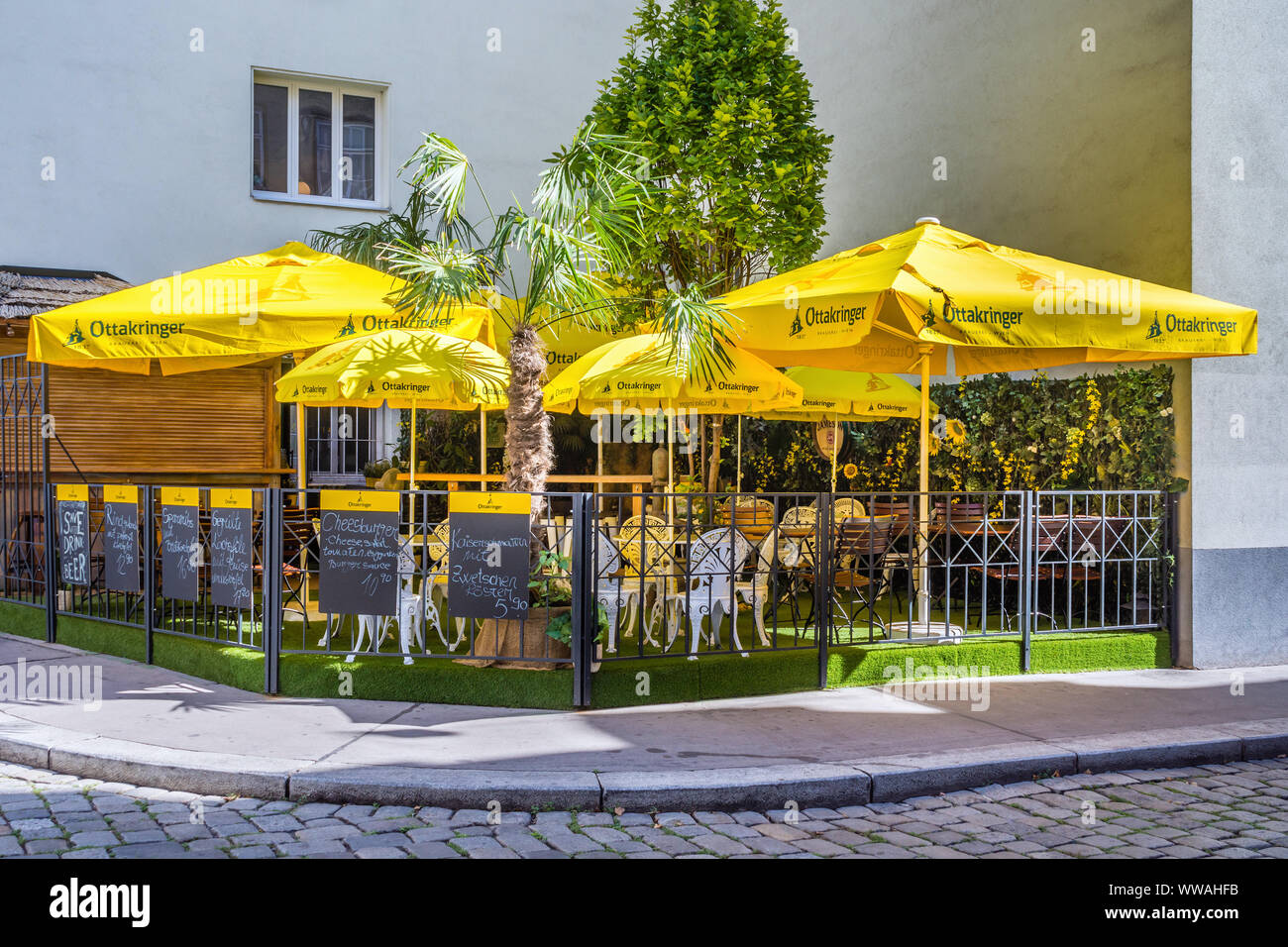 Outdoor Beer Garden High Resolution Stock Photography and Images - Alamy