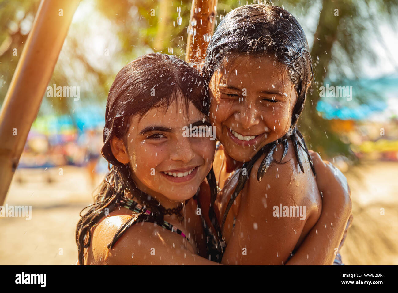 People showering on beach hires stock photography and images Alamy