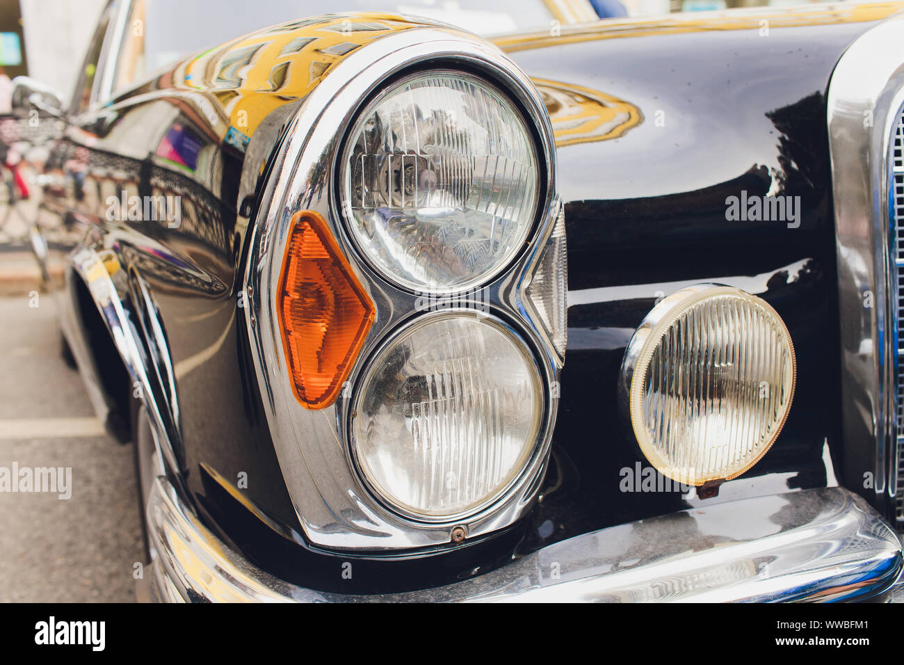 A View Of Classic Vintage Damaged American Car In A Garage Stock Photo Alamy