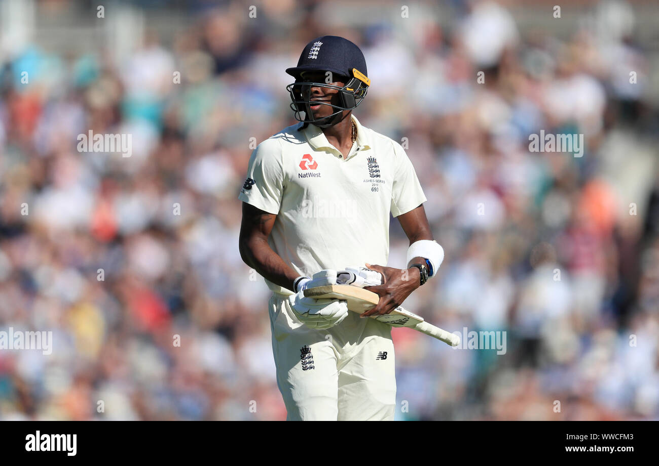 England's Jofra Archer walks off after being dismissed during day four of the fifth test match at The Kia Oval, London. Stock Photo