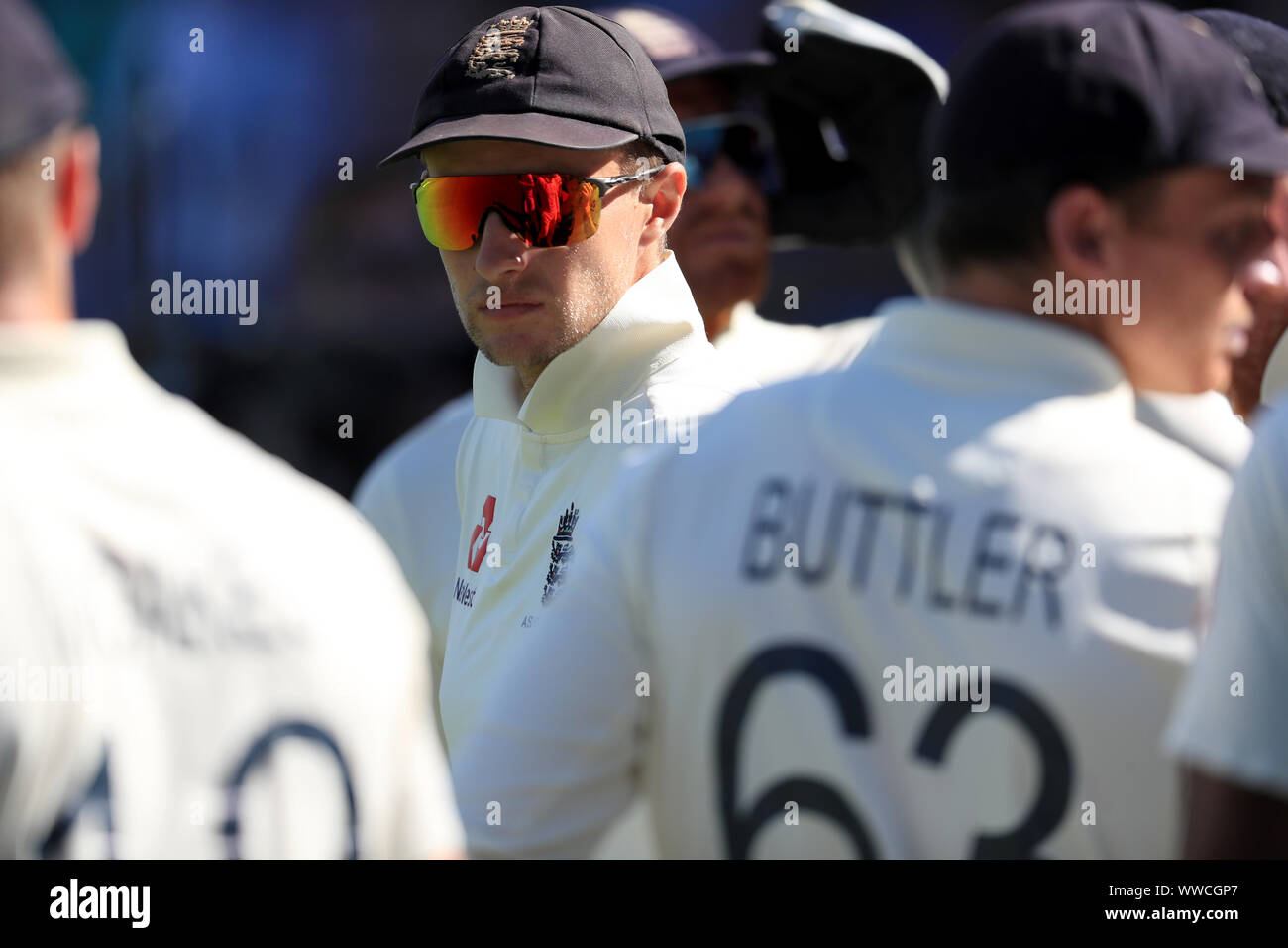 England's Joe Root during a team huddle during day four of the fifth test match at The Kia Oval, London. Stock Photo