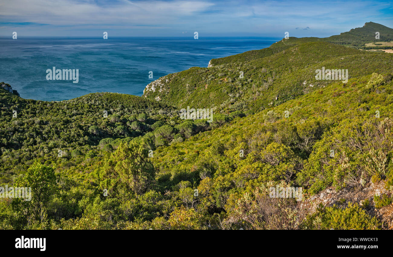 Baia de Setubal, Atlantic Ocean, view from road 379-1 in Serra da Arrabida, Costa Azul, Arrabida Natural Park, near Setubal, Lisboa region, Portugal Stock Photo