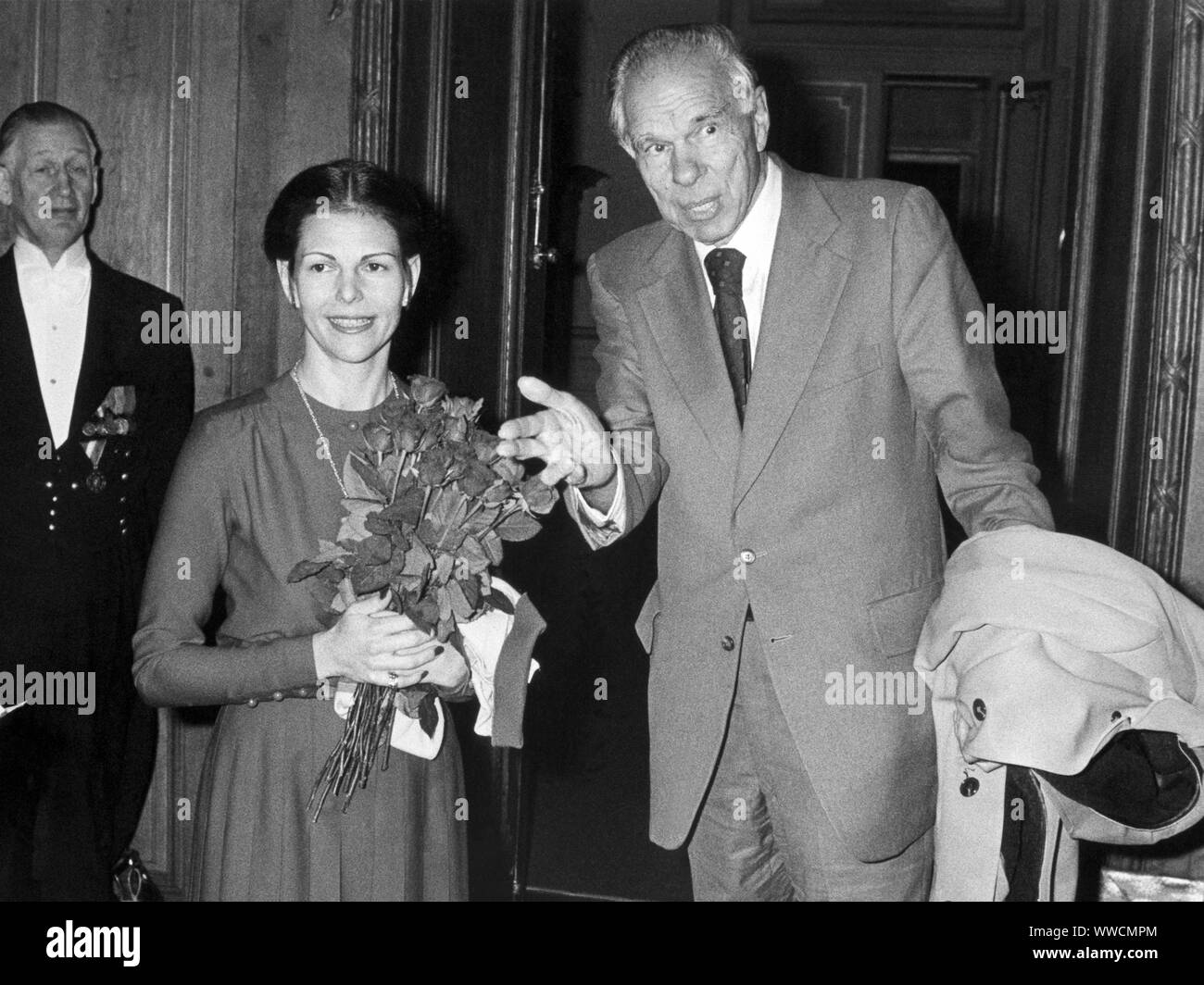 NOBEL PRIZE LAUREATE GLENN SEABORG  together with Swedish Queen Silvia Stock Photo