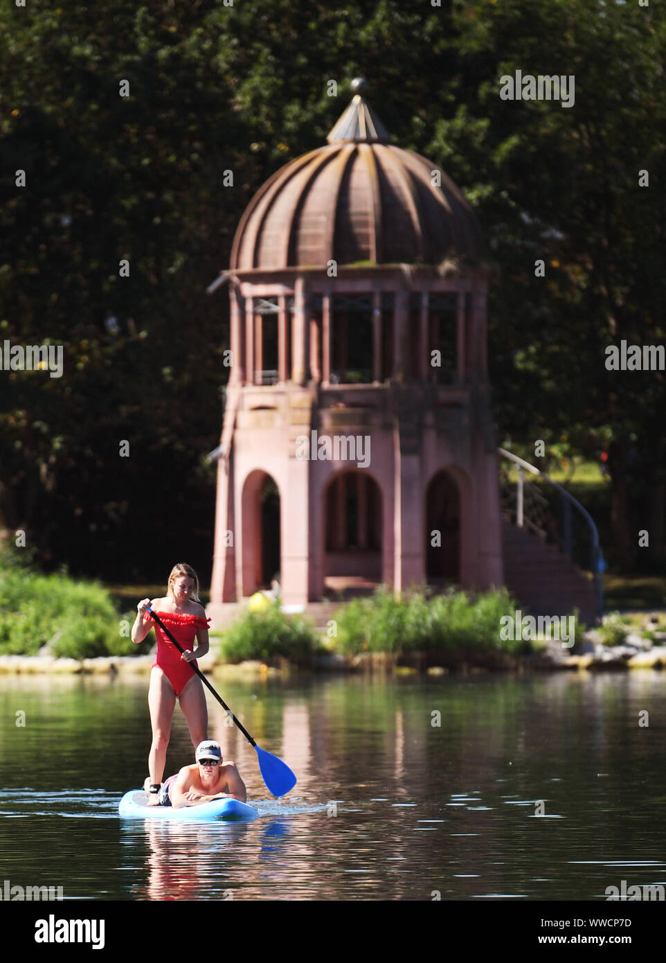 Freiburg, Germany. 15th Sep, 2019. Sonja and John enjoy the warm