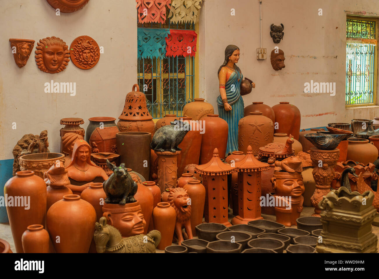 Indian pottery handicrafts hi-res stock photography and images - Alamy