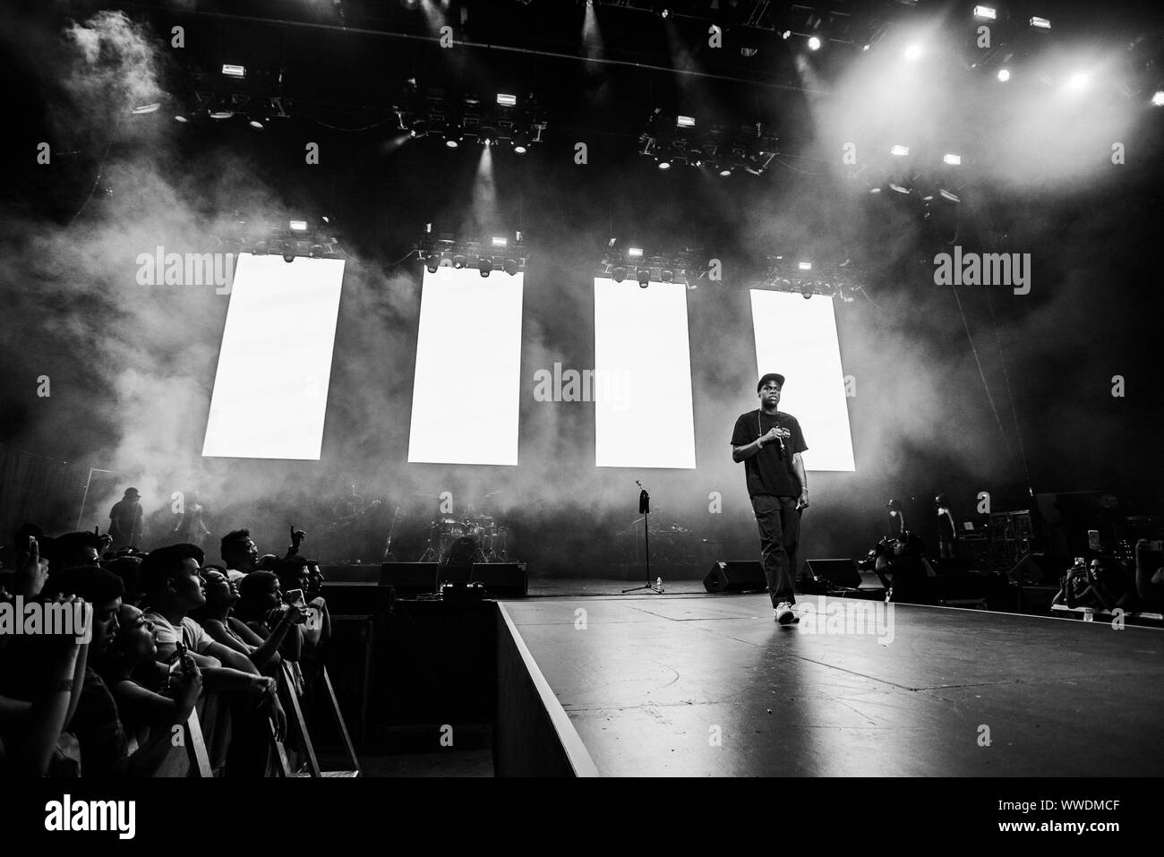 Daniel Caesar High Resolution Stock Photography And Images Alamy Em e7 a7 just like moments passing in front of me. https www alamy com daniel caesar performs at lights on festival at concord pavilion on september 14 2019 photo by imagespacemediapunch image273823327 html