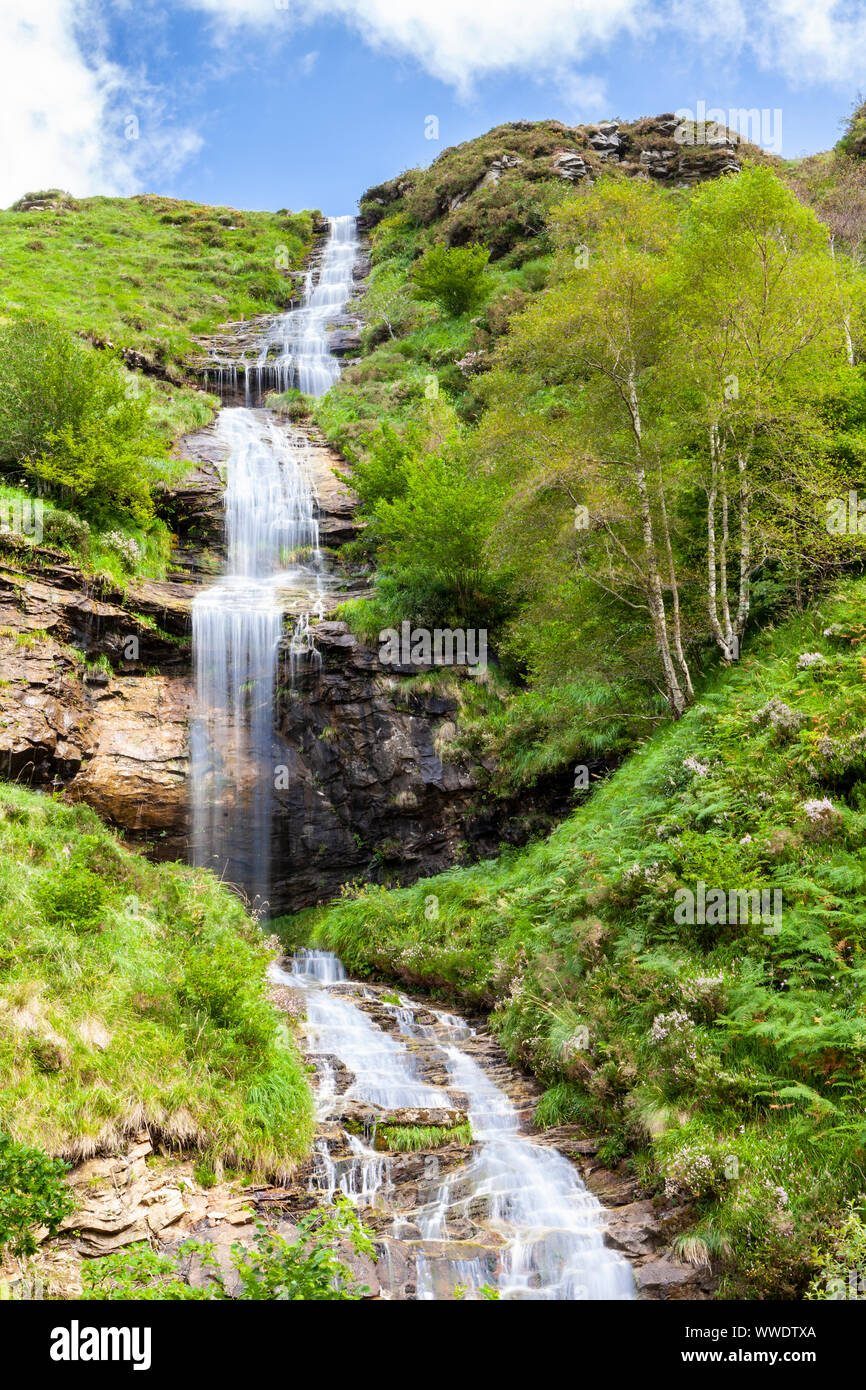 Waterfall in Yera river, Valles Pasiegos near Vega de Pas, Cantabria, Spain Stock Photo