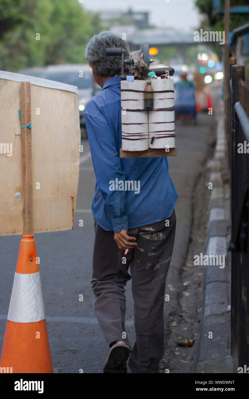 Sharpen knife hires stock photography and images Alamy