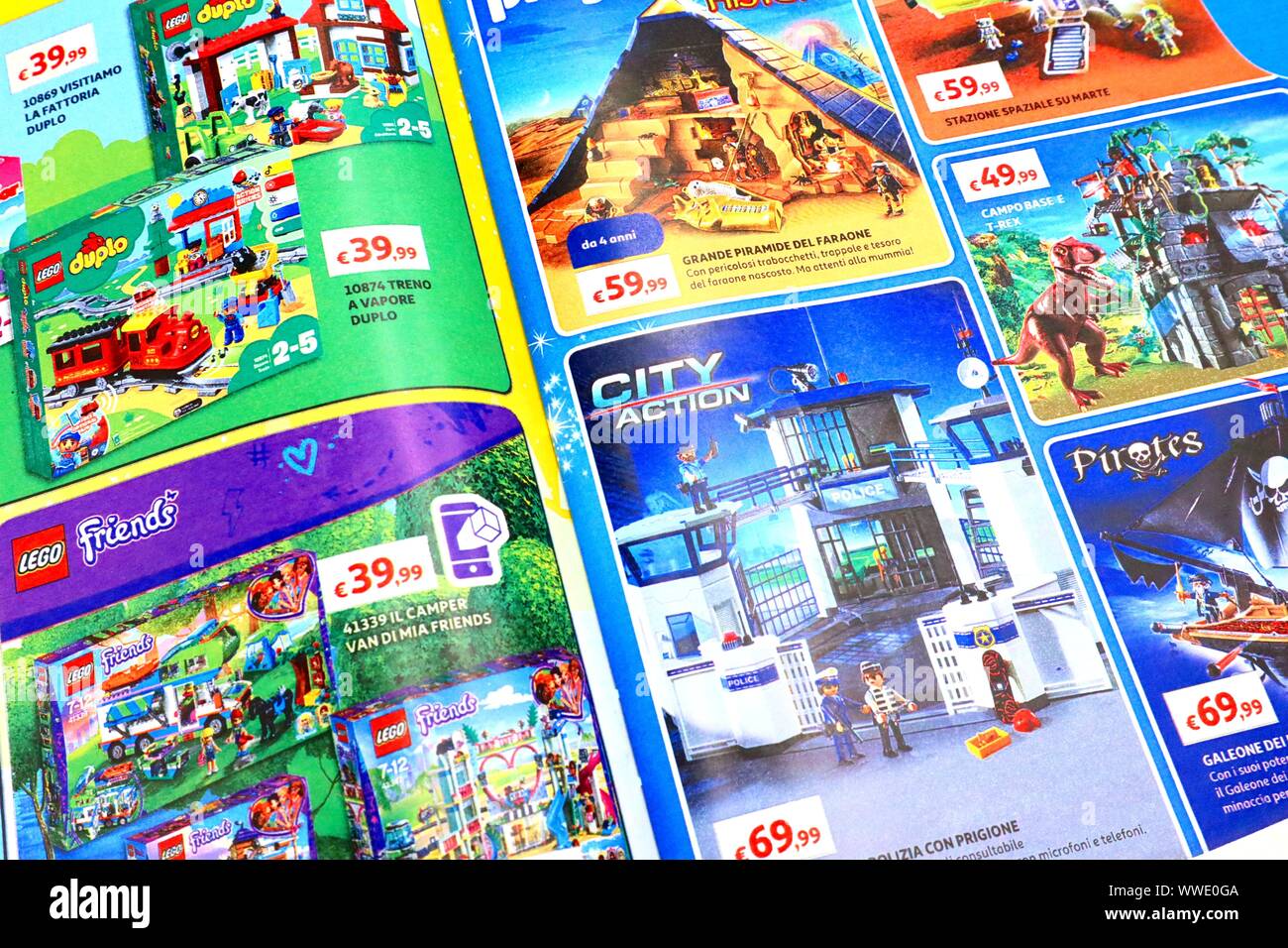 Lego marvel children hi res stock photography and images Alamy