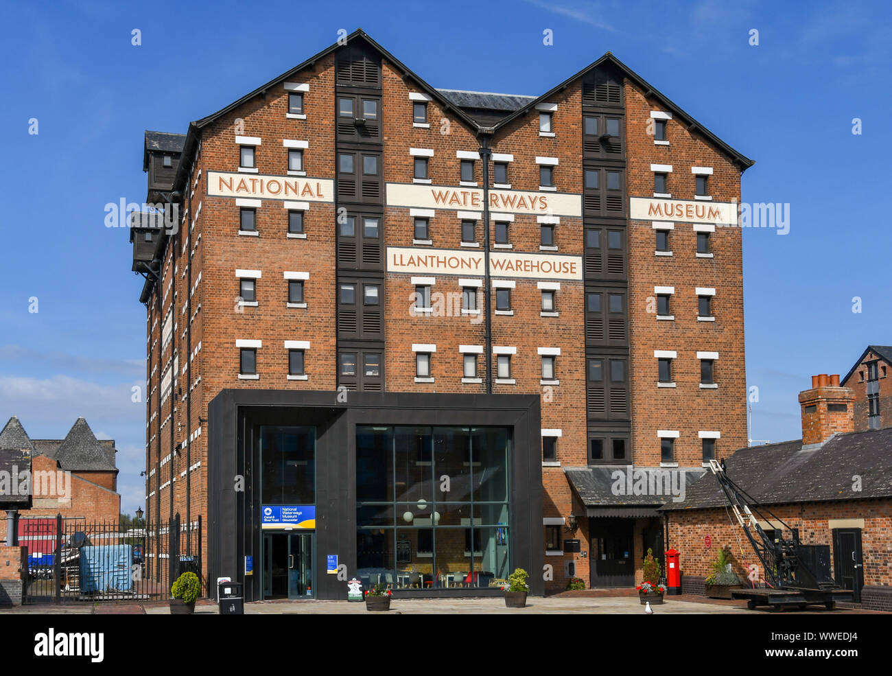 GLOUCESTER QUAYS, ENGLAND - SEPTEMBER 2019: Exterior view of the front of the National Waterways Museum, in the Gloucester Stock Photo