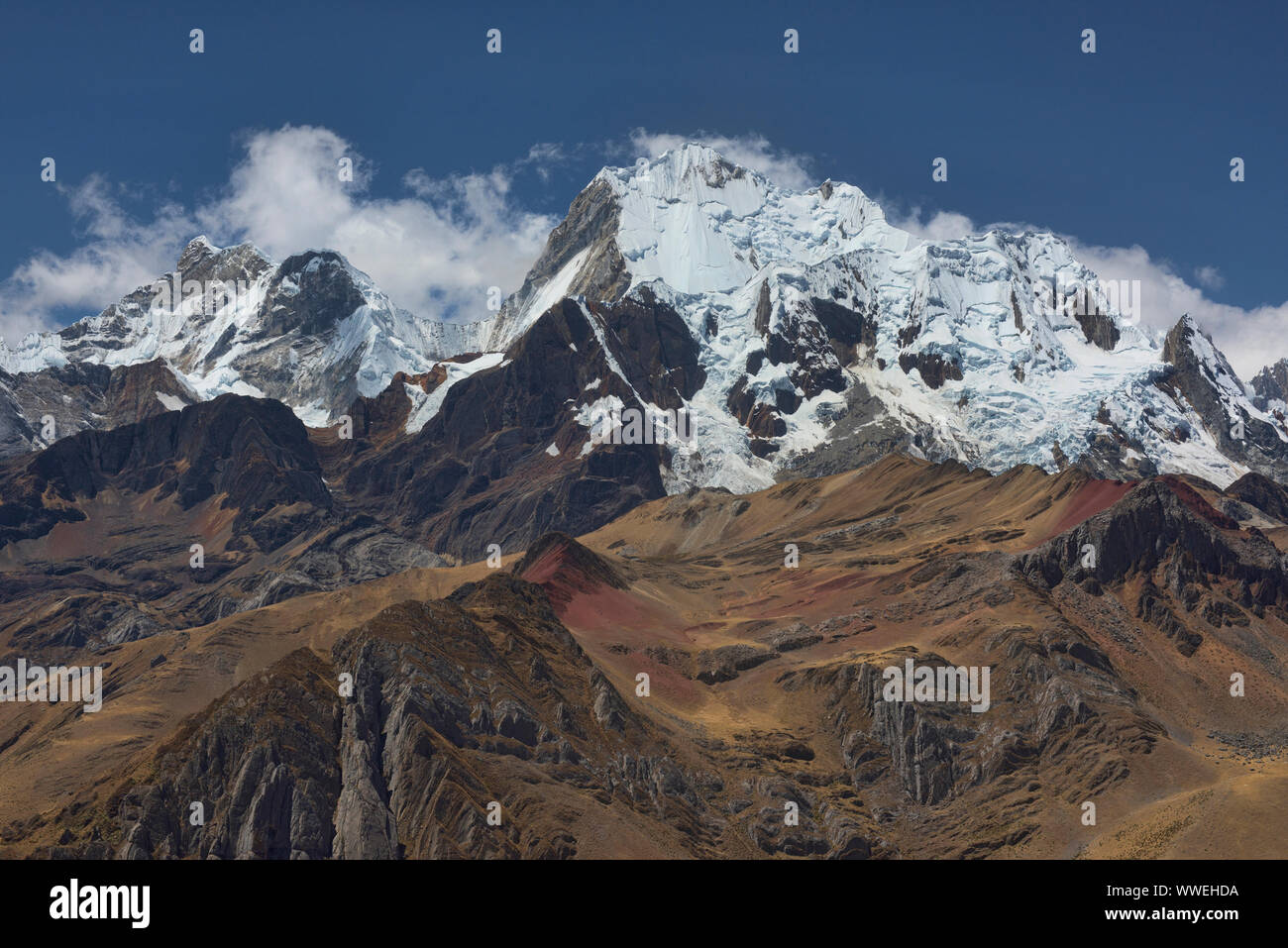 Mount Yerupajá view, Cordillera Huayhuash circuit, Ancash, Peru Stock ...