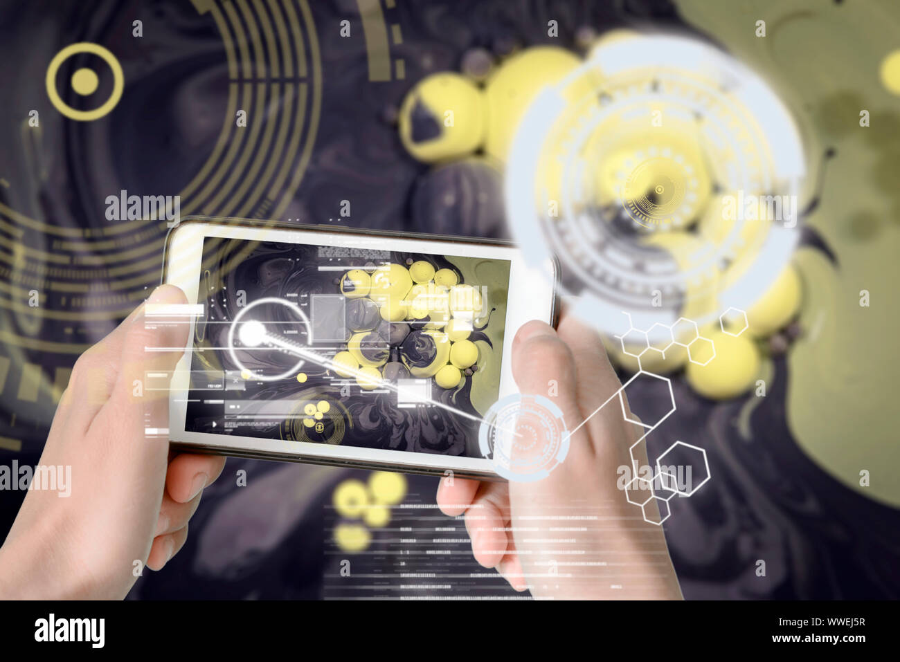 Augmented Reality device using smart technology, mixing virtual and