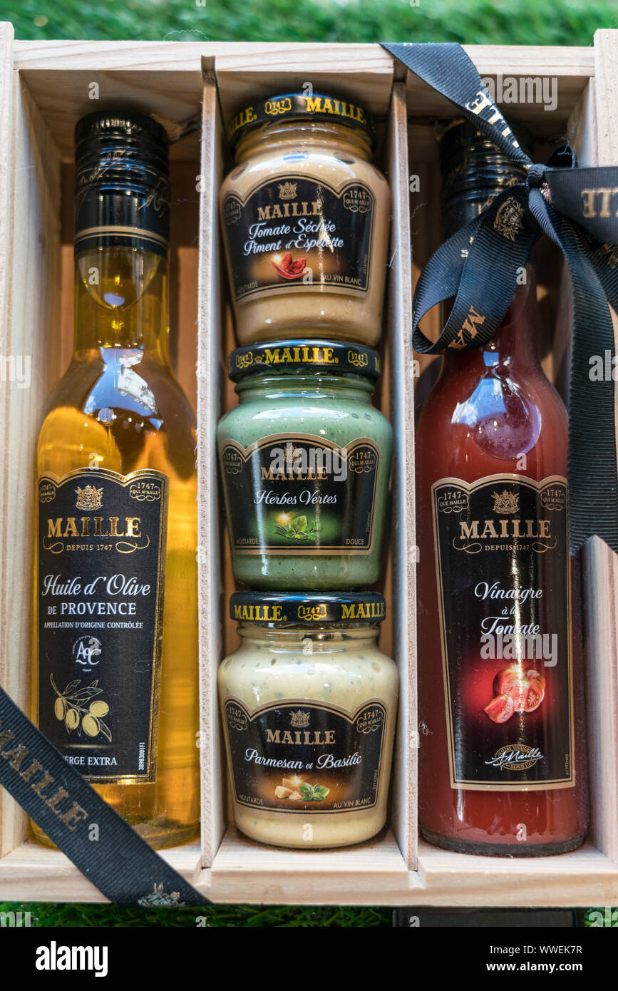 Maille mustard, gourmet shop,  Dijon, Burgund, Frankreich Stock Photo