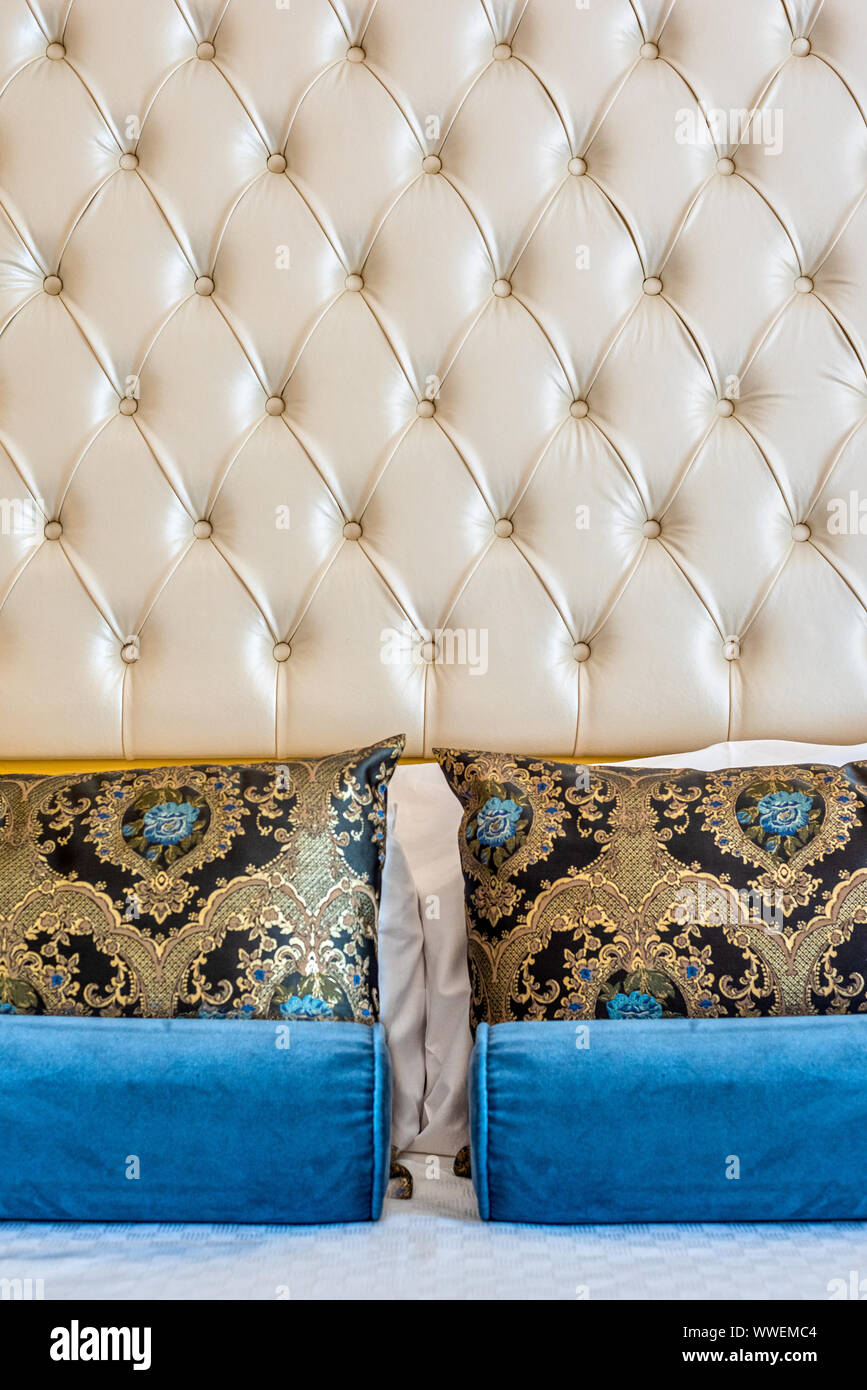 Luxury bedding hires stock photography and images Alamy