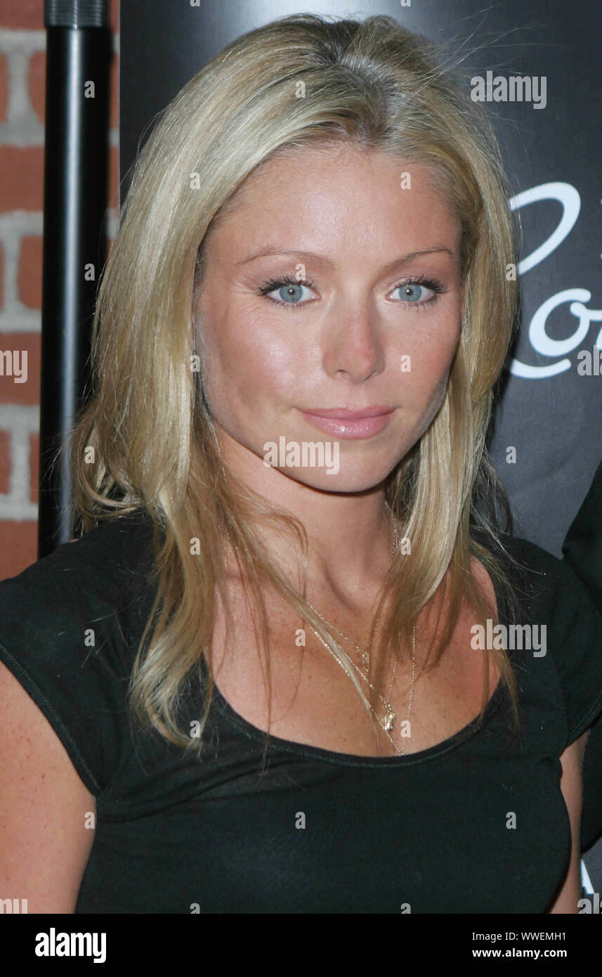 Kelly Ripa 2011 Kelly ripa hi-res stock photography and images - Alamy