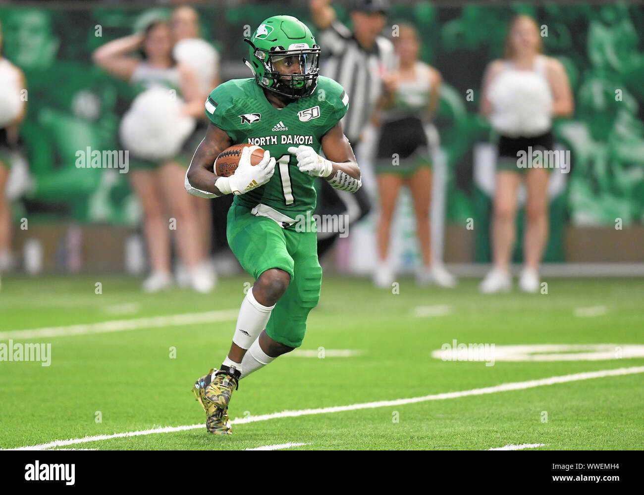 North dakota fighting hawks football hi res stock photography and images Alamy