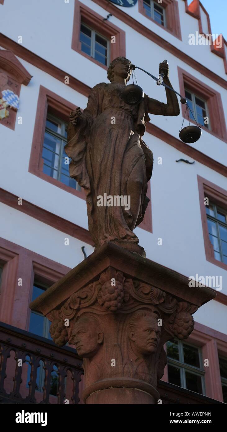 Justice on Fountain Stock Photo Alamy