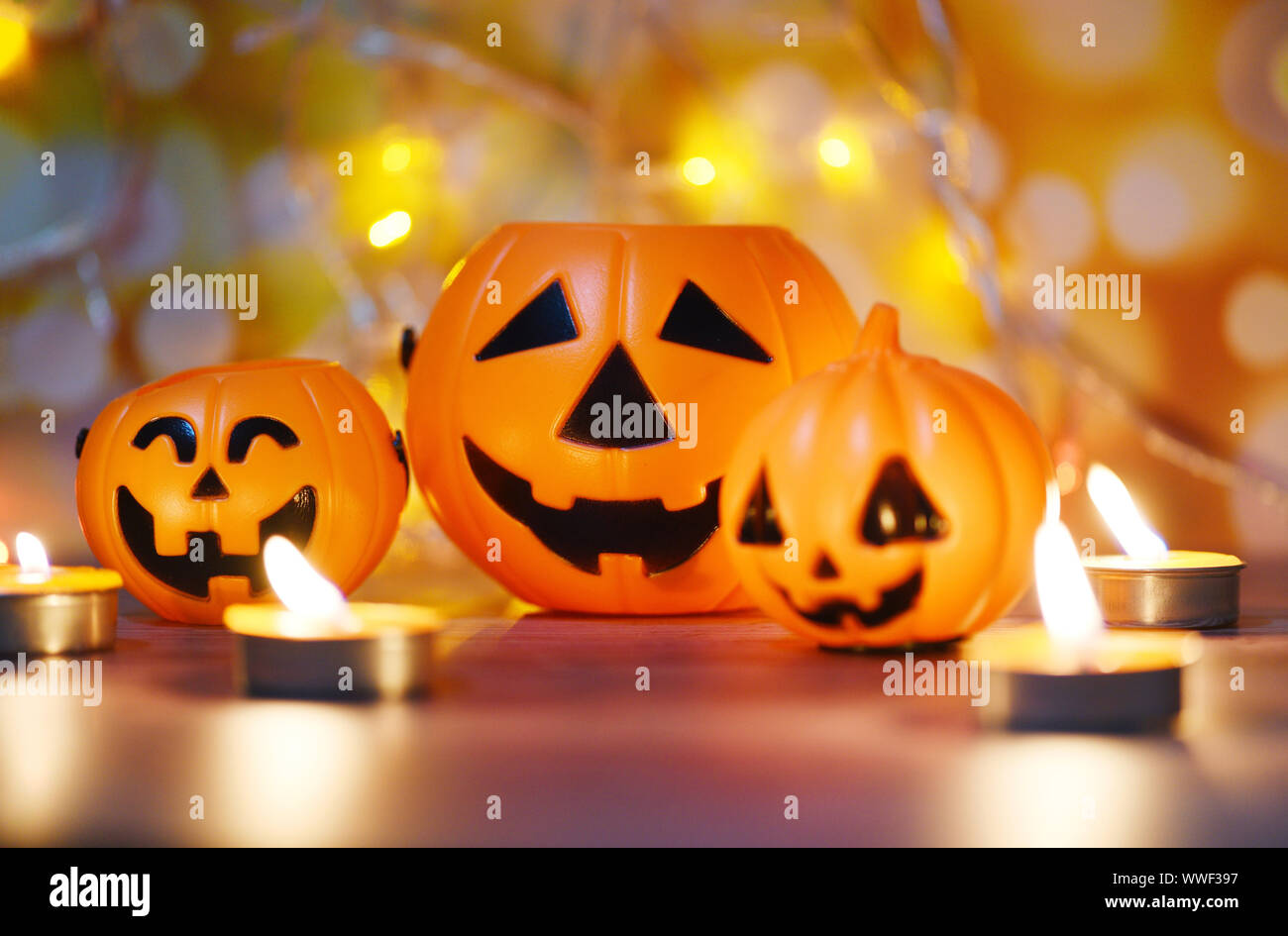 Halloween background candlelight orange decorated holidays festive ...