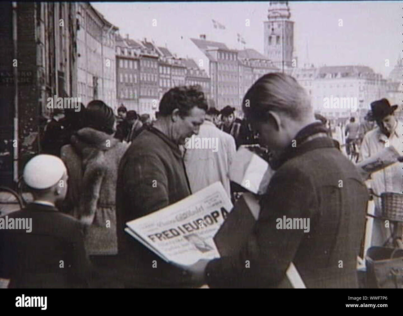 The news of capitulation is discovered from the daily news May 8th 1945 at Nybrogade in Copenhagen Stock Photo