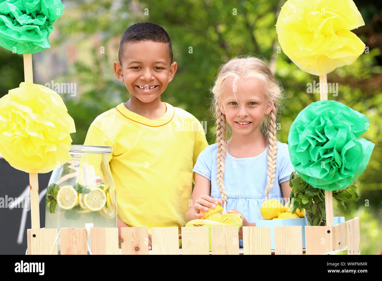 Children selling lemonade hires stock photography and images Alamy