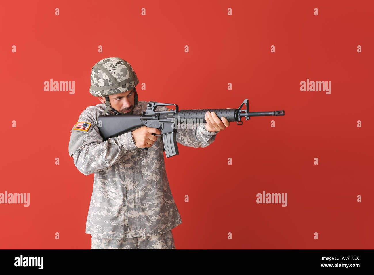 American soldier taking aim hi-res stock photography and images - Alamy