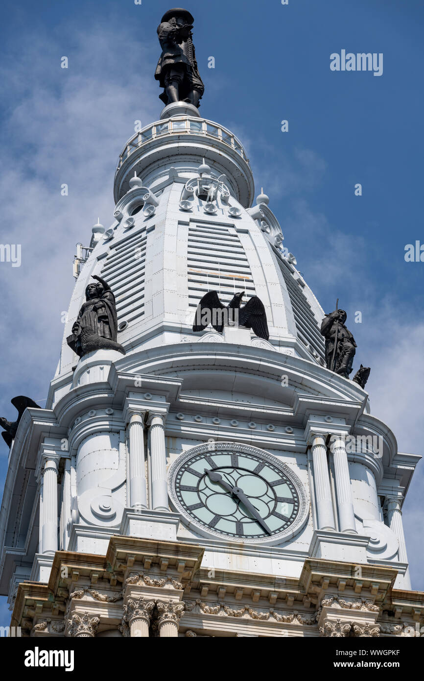 WILLIAM PENN STATUE ON TOP OF CITY HALL PHILADELPHIA PENNSYLVANIA Stock  Photo - Alamy