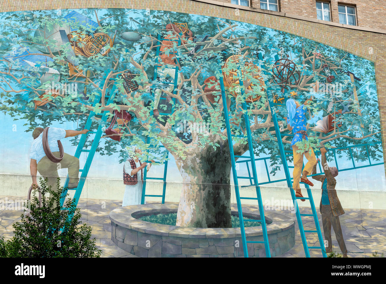 Michael Webb's Tree of Knowledge mural on the rear wall of the Marriott Courtyard at 1301 Market St, Philadelphia Stock Photo