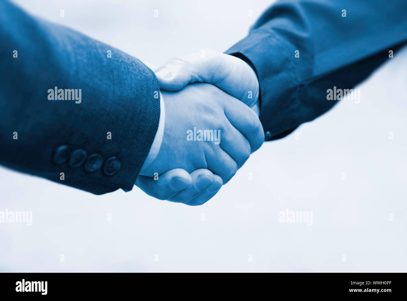Handeshake Businessman handshake cooperation hi-res stock photography and images ...