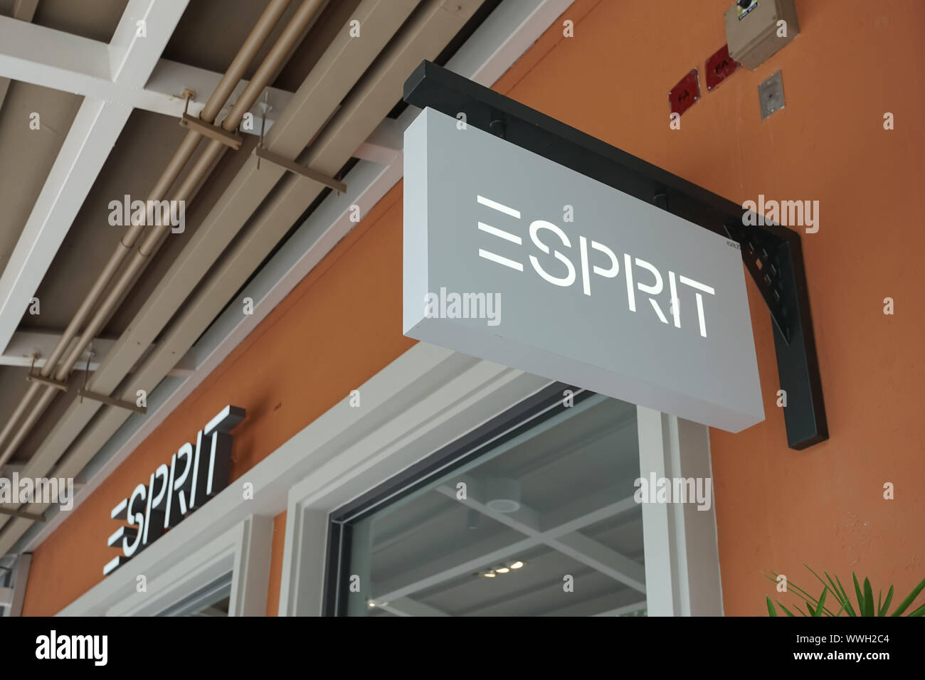 ESPRIT · Fashion PopUp Store - Picture gallery 1