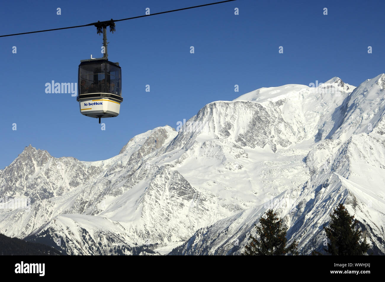Cable car in front of the Mont Blanc massif Stock Photo Alamy