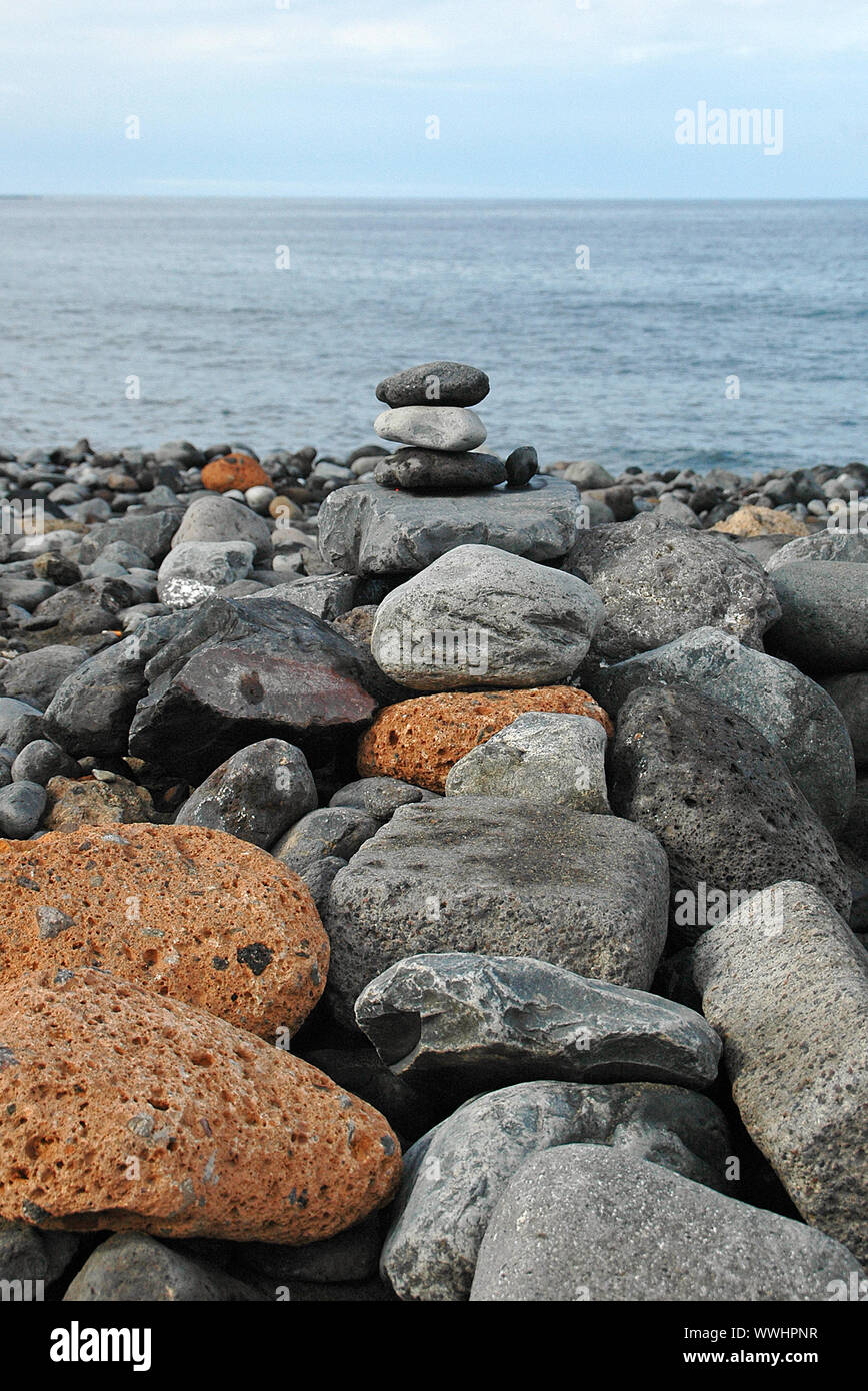 Beach pebble hi-res stock photography and images - Alamy