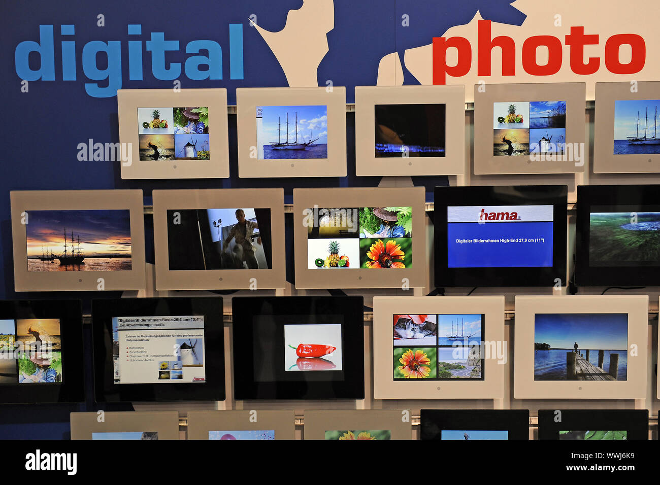 Page 3 Electronics Exhibition High Resolution Stock Photography And Images Alamy