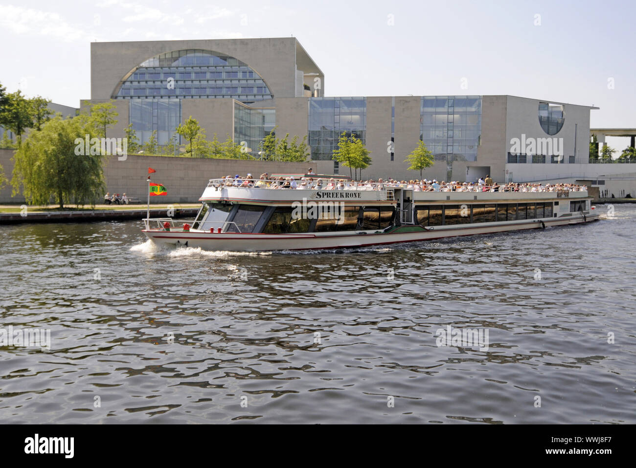 Berlin, passenger ship on the Spree in front of Chancellor's Office Stock Photo