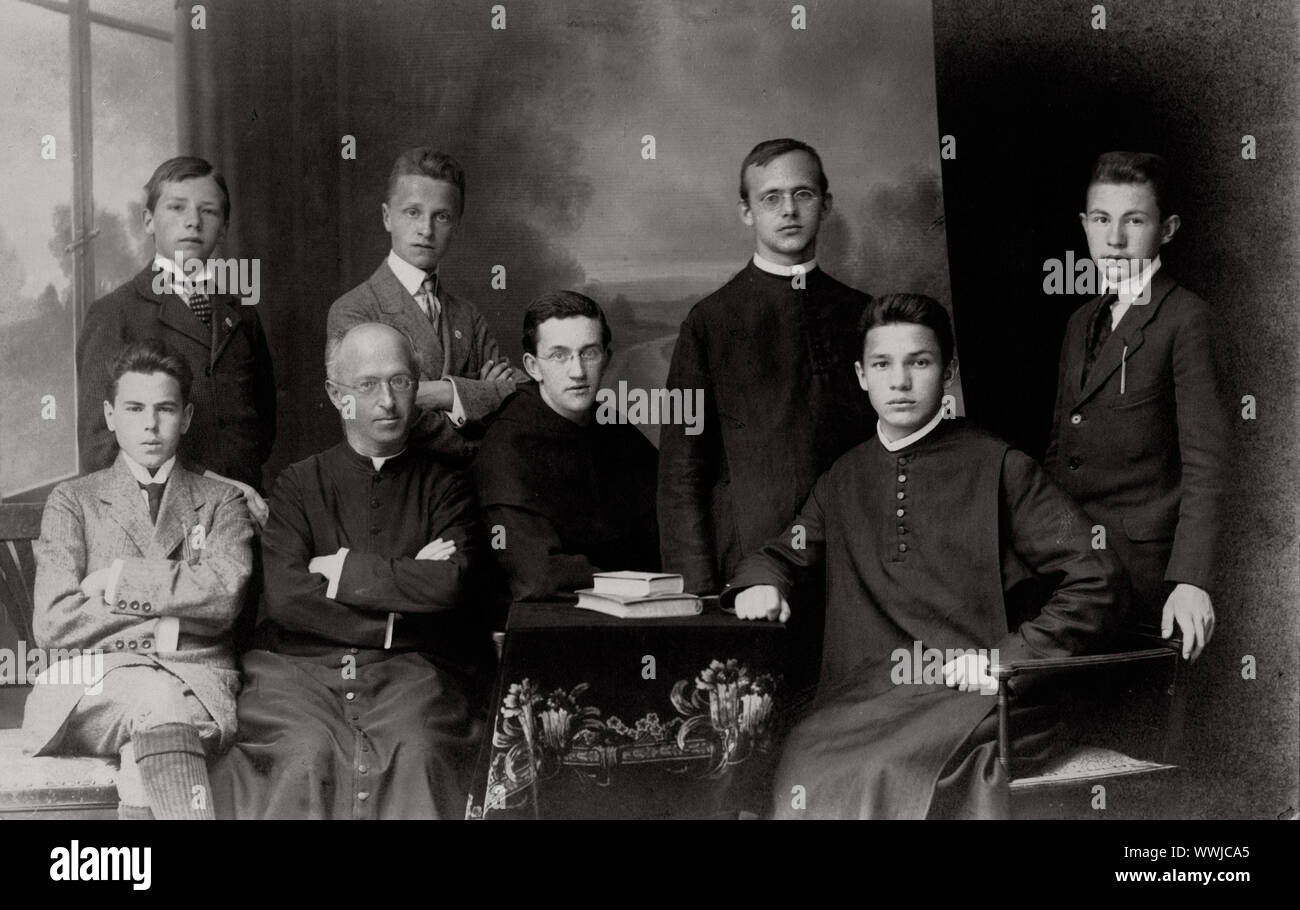 jung mans and priestly, historic photograph, around 1910 Stock Photo