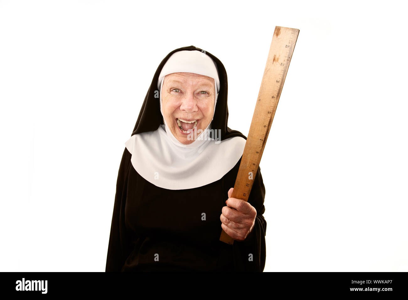 вупи голдберг фильм про монашку. вупи голдберг монашка. монашка вперед. вупи голдберг монахиня. сестричка, действуй фильм 1992.