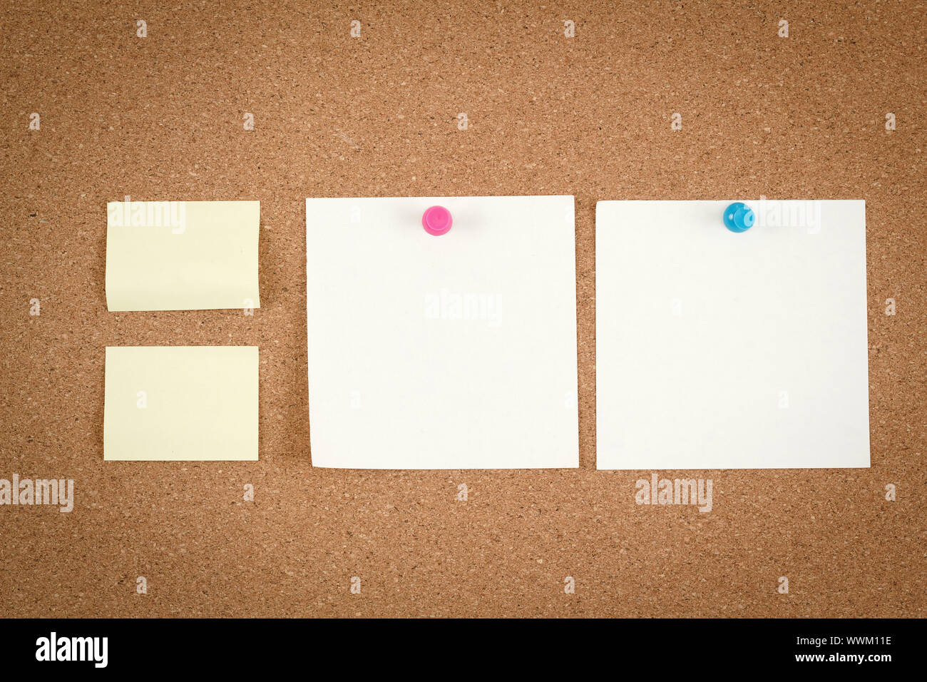 empty note papers on cork board Stock Photo