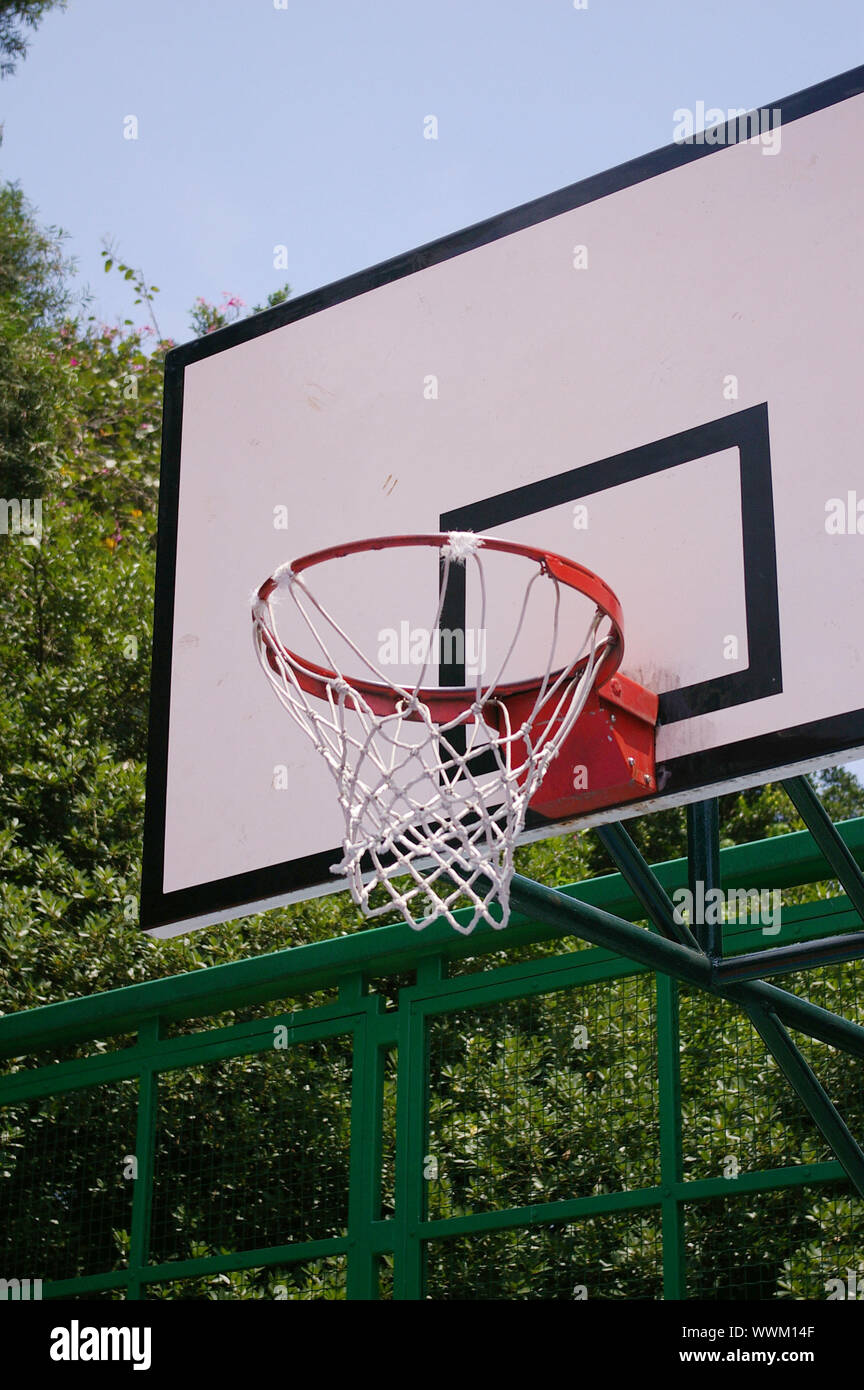 Basketball stadium crowd hires stock photography and images Alamy
