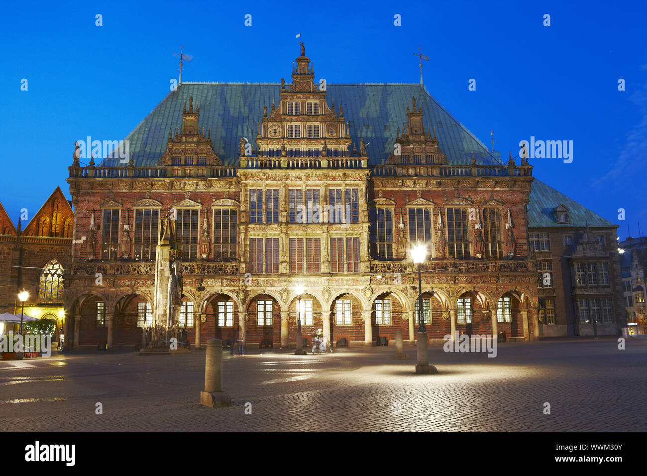 Bremen Town hall in the evening dawn Stock Photo Alamy