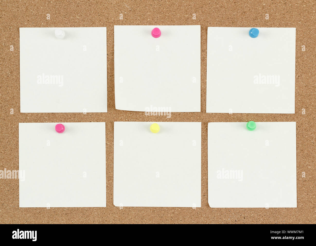 empty note papers on cork board Stock Photo