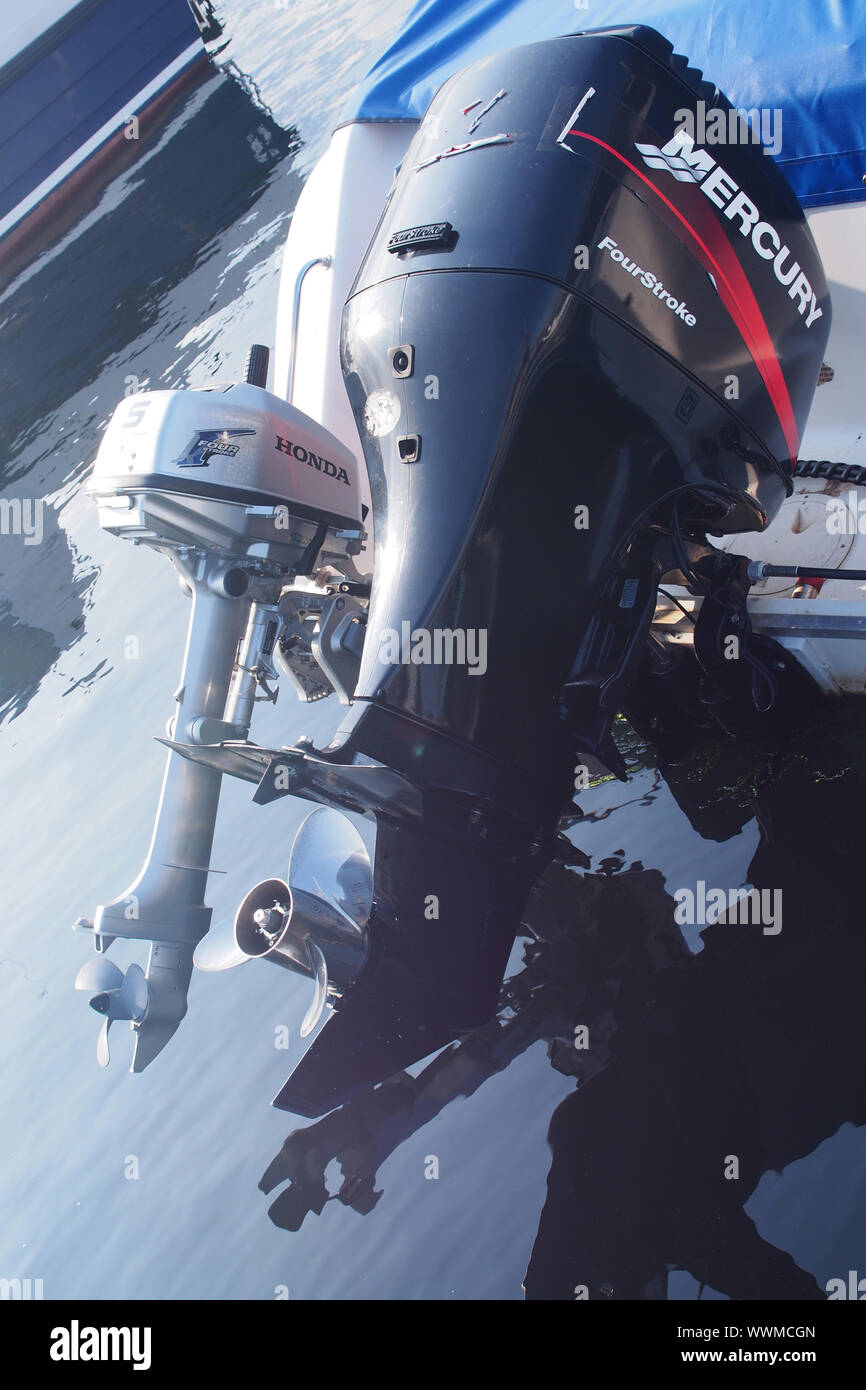 Mercury boat motor hires stock photography and images Alamy