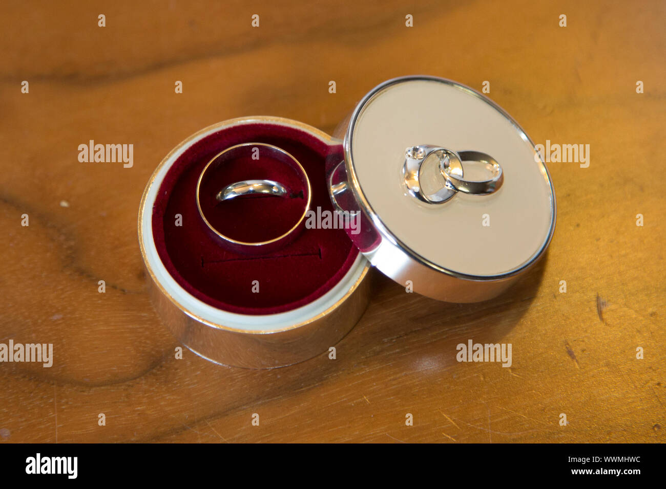 wedding day ring box