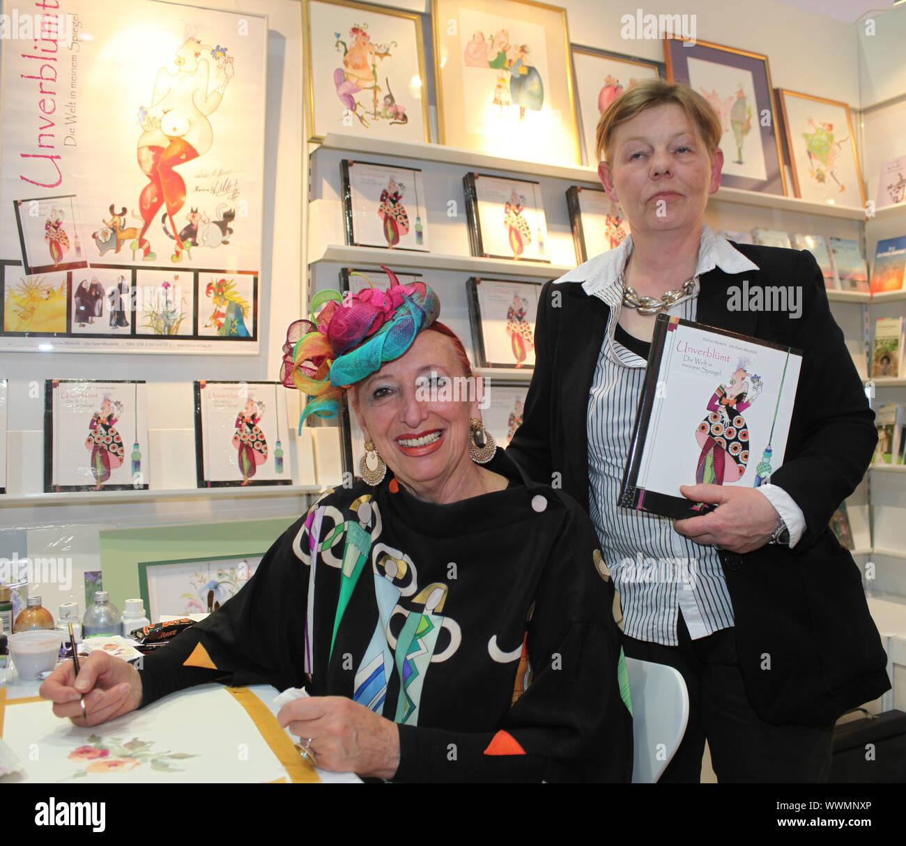 Ute Patel-Missfeldt und Autorin Karina Albrecht auf der Leipziger Buchmesse 2014 Stock Photo