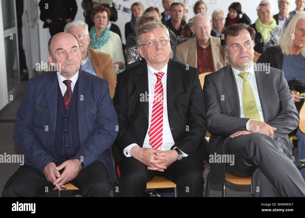 Rainer Eppelmann,Wolfgang Berghofer und Stephan Dorgerloh (SPD) Kultusminister von Sachsen-Anhalt Stock Photo