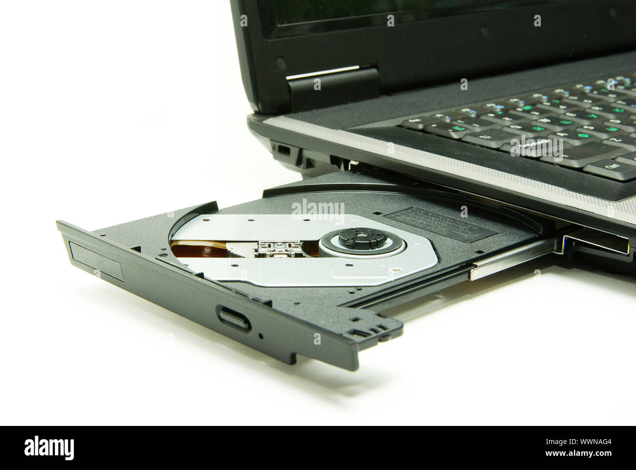 how to open cd tray in laptop