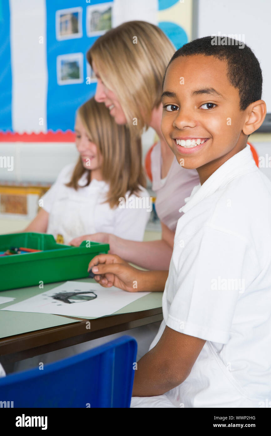 Children art class 12 13 hi-res stock photography and images - Alamy